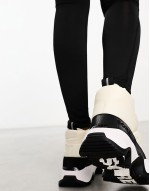 Kinetic Impact Puffy Zip WP waterproof slip on boots in white