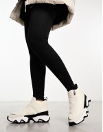 Kinetic Impact Puffy Zip WP waterproof slip on boots in white