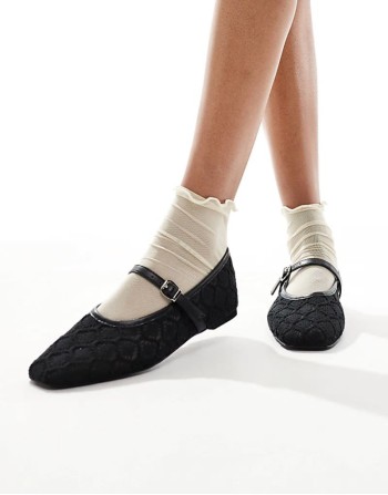 crochet strappy ballet flats in black
