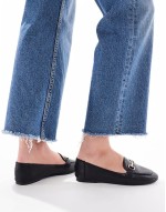 Nori buckle detail loafer in black